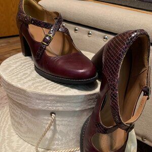 US9M Clark Artisan Block Heel Strappy Shoes